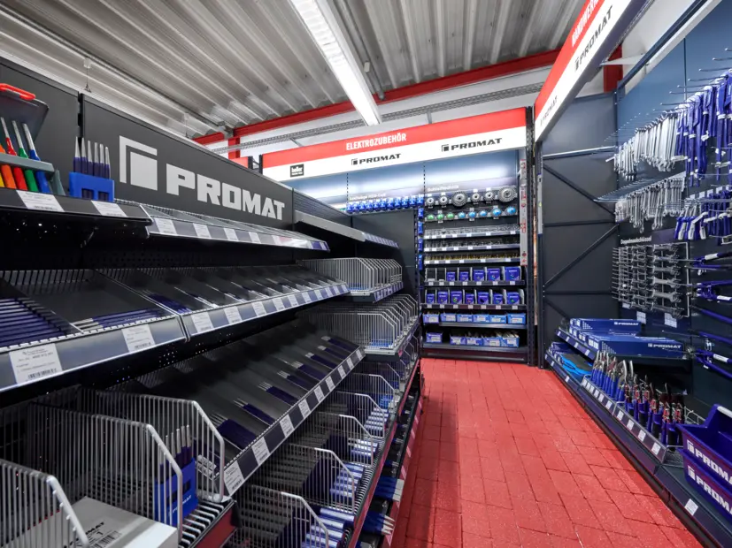 Regalbeleuchtung mit LED-Lichtsystem von DWD Concepts in Nordwest Fachwerk-Filiale