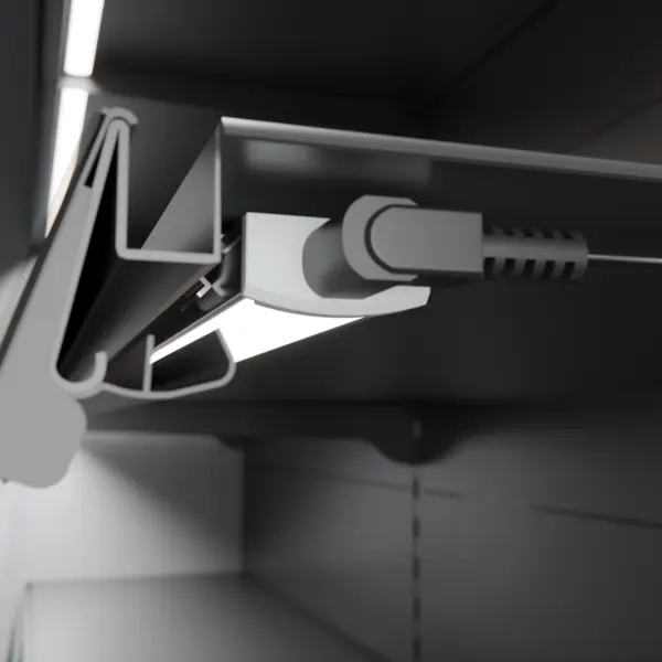 Einbausituation der LED-Lichtleiste CALLU MDC in Aufbaumontage am Metallfachboden – präzise Regalbeleuchtung von DWD Concepts